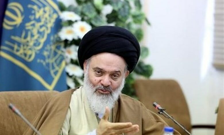 حسینی بوشهری: درس‌هایی که از امام(ره) آموختیم در همه جای زندگی ما می‌تواند نقش‌آفرین باشد