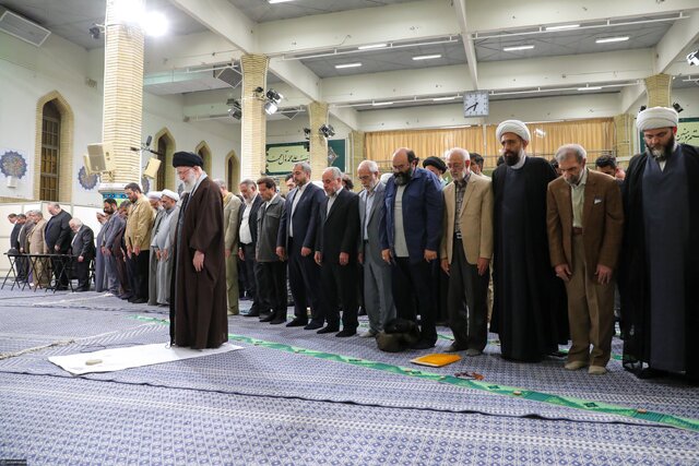 _دیدار_ _شاعران_ _و_ _اساتید_ _ادبیات_ _فارسی_ _با_ _رهبر_ _انقلاب_