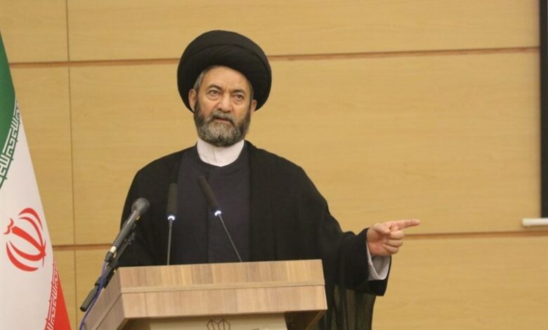 ربا و تهمت اساس دین را نابود می‌کند