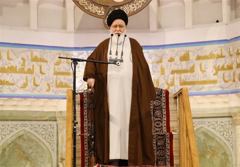 مشارکت مردم در جهش تولید، آمریکا را خلع سلاح میکند