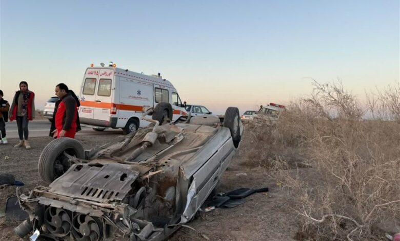 مصدومیت 5 نفر در حادثه واژگون شدن پژو در محور بروجن- مجلسی