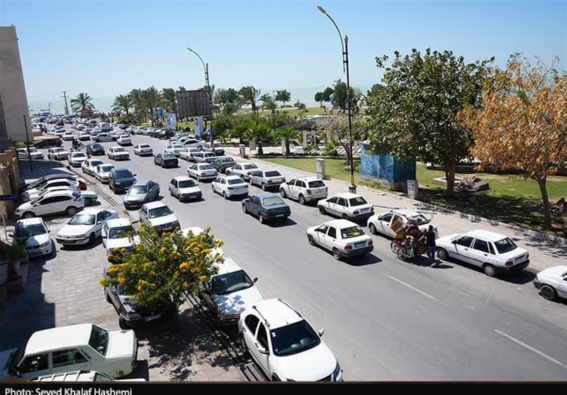 ورود گردشگران نوروزی به بوشهر رو به افزایش است +تصویر