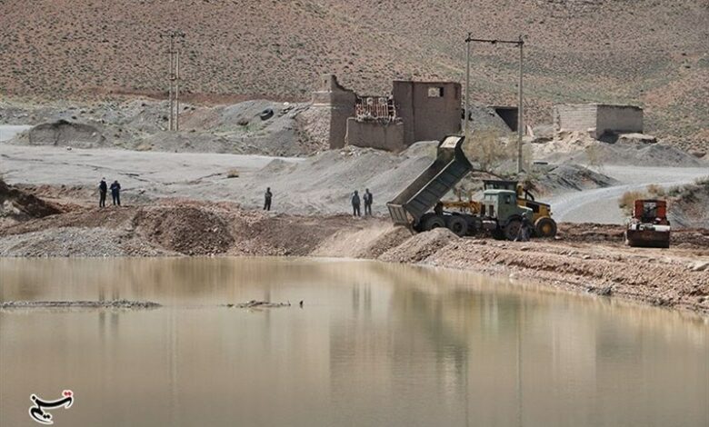 احداث سیل بند و بندسار برای جمع‌آوری روان‌آب