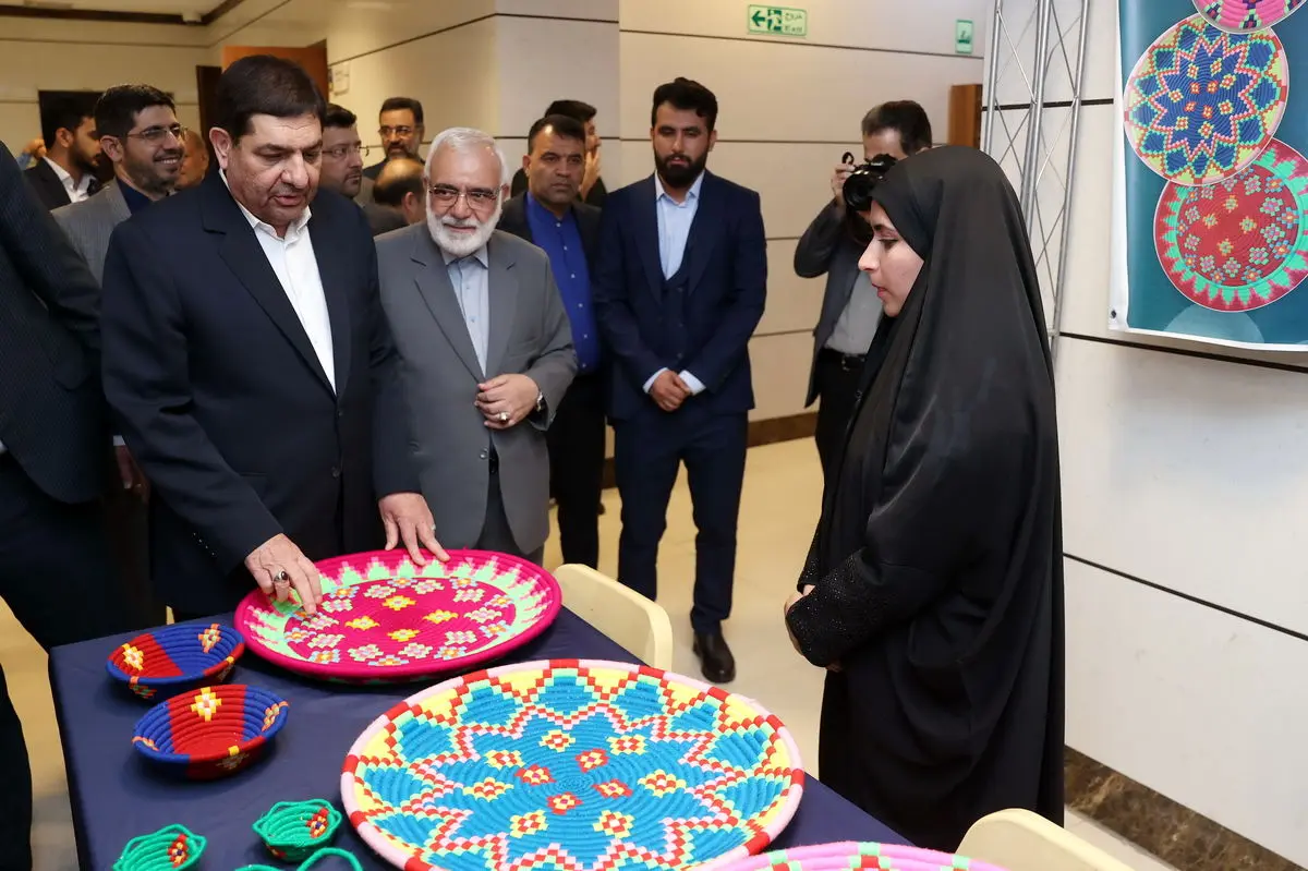 بازدید معاون اول رئیسجمهور از نمایشگاه دستاوردهای کارآفرینان نوجوان