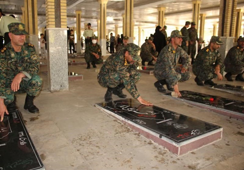 تجدید میثاق نیروهای مسلح زنجان با شهدا + فیلم