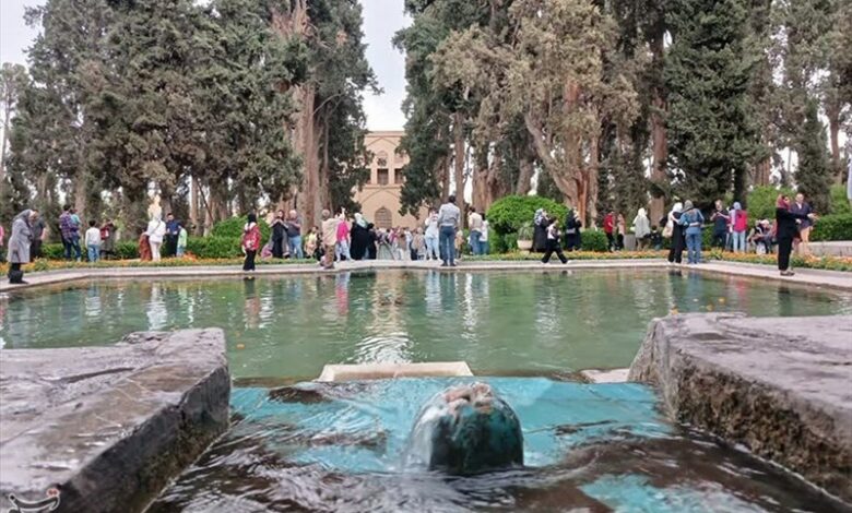 حضور گردشگران در ابنیه تاریخی کاشان + تصویر