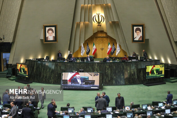 دومین جلسه مجلس برای بررسی جداول بودجه ۱۴۰۳ آغاز شد