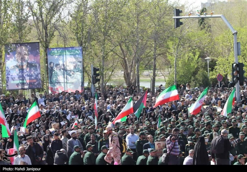 سنگ‌تمام اصفهانی‌ها در تشییع سردار مقاومت + فیلم و تصاویر