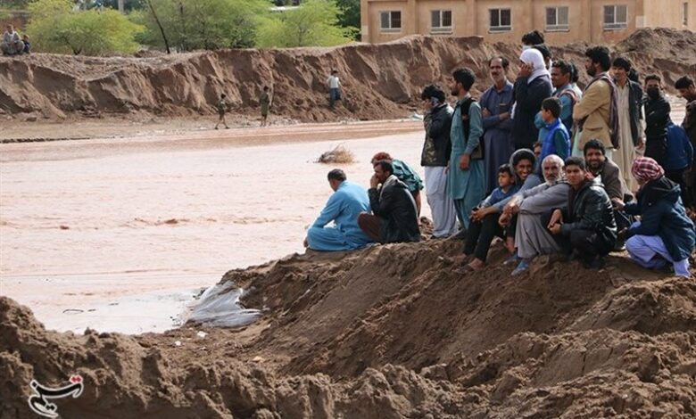 سیل راه ارتباطی 29 روستای عنبرآباد را مسدود کرد