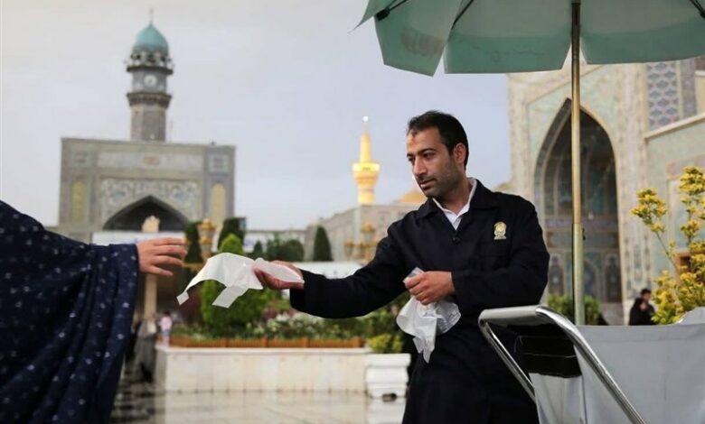 _میزبانی_ _10_ _هزار_ _خادم_ _رضوی_ _از_ _نمازگزاران_ _عید_ _فطر_