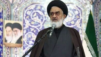 امام جمعه قم: مردم برای اجرای طرح نور قدردان پلیس باشند