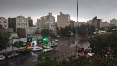 بارش شدید باران و تگرگ در مشهد/ خیابان‌ها سیلابی شد