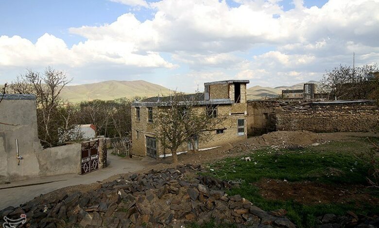 باشماق دهگلان روستای هدف گردشگری می‌شود