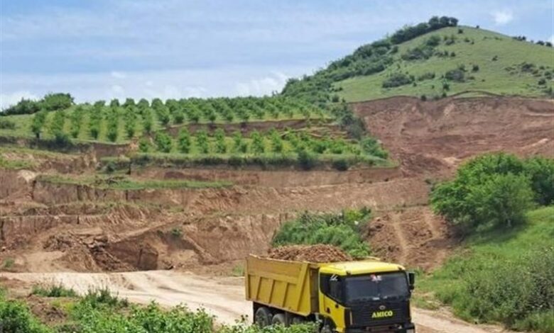 توقف برداشت خاک از گِردتپه روستای نصرآباد گرگان