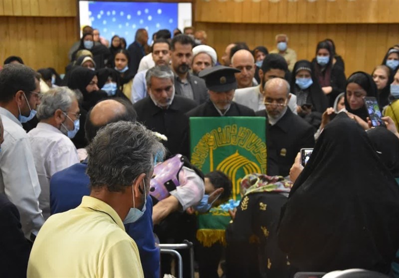 جشن شکرانه سلامت بیماران با حضور خادمان حرم رضوی