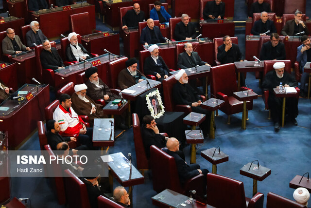 خبرگان رهبری، یکپارچگی قوای سه گانه را برای تداوم راه سیّد شهیدان خدمت، مورد تأکید قرار دادند