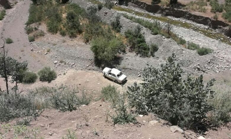 نجات سرنشینان پرادو پس از سقوط به رودخانه کرج