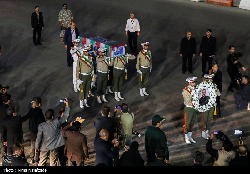 وداع زائران حرم مطهر رضوی با پیکر مطهر شهید امیرعبداللهیان