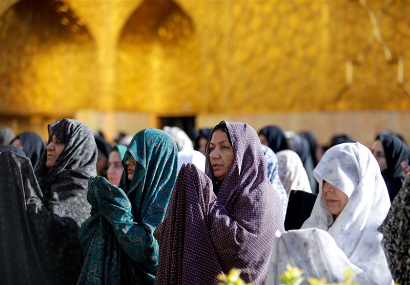 اقامه نماز عید سعید قربان در حرم مطهر رضوی+تصویر