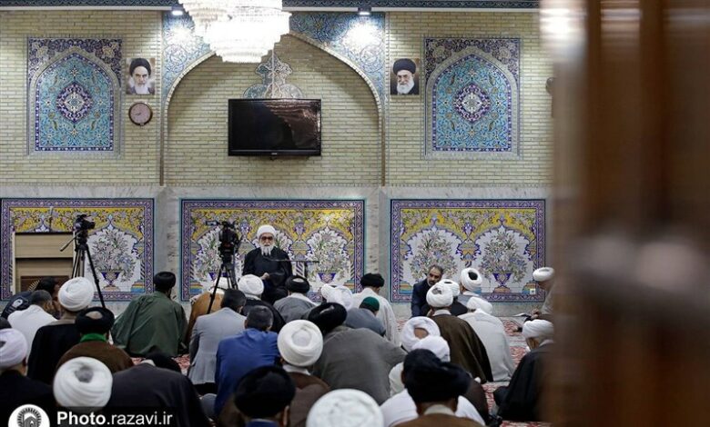امام بنیان‌ اندیشه‌های لیبرالیسم و کمونیسم را به لرزه انداخت