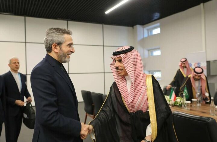 «باقری» با وزیر خارجه عربستان دیدار کرد