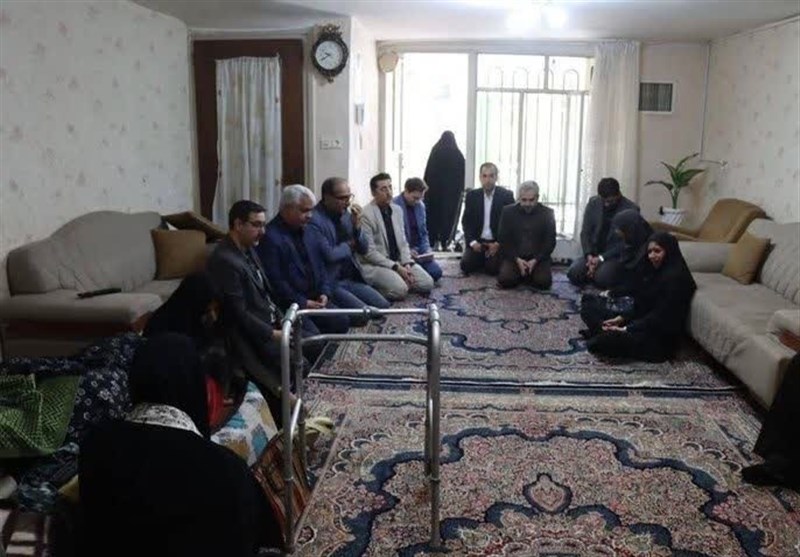 جمعه بازار صنایع‌دستی مشهد به پاتوق هنرمندان تبدیل شود