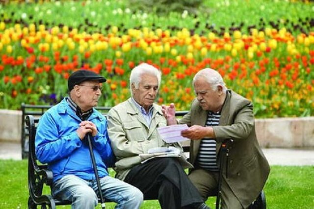 حاجی‌بابایی: بازنشستگان برای متناسب‌سازی حقوق دغدغه‌ای نداشته باشند