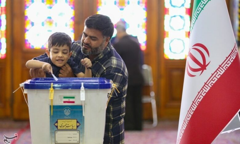 حضور پرشور مردم قبله تهران پای صندوق‌های رأی