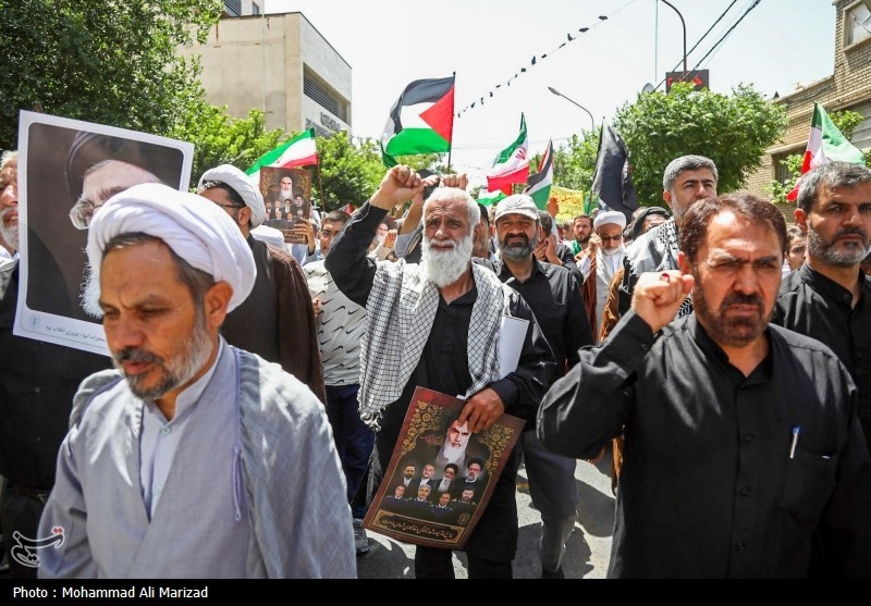 راهپیمایی مردم قم در سالروز قیام خونین 15 خرداد+ تصاویر