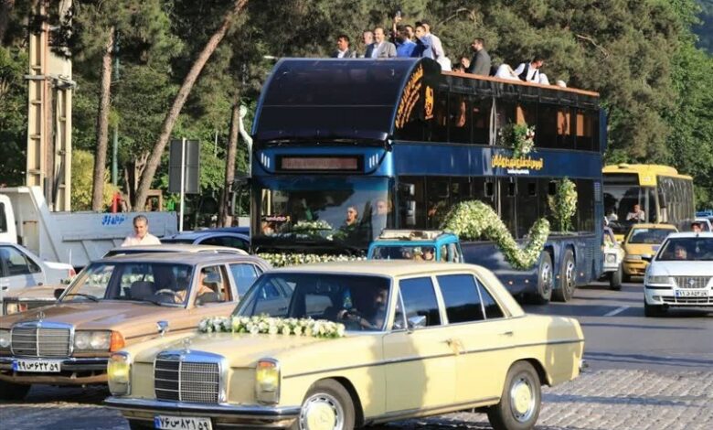 رونمایی از نخستین اتوبوس گردشگری شمال کشور در گرگان