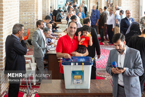 زمان اخذ رای در کلیه شعب ۲ ساعت تمدید شد