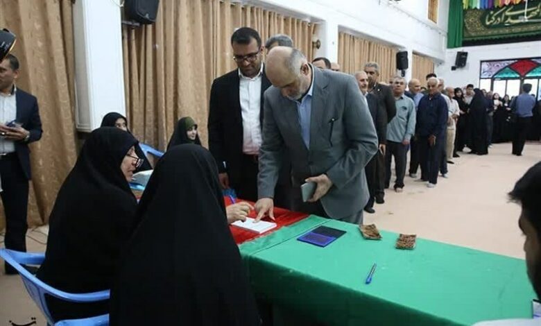 _طبق_ _رصد_ _صورت_ _گرفته_ _مردم_ _بوشهر_ _در_ _صحنه_ _مشارکت_ _باشکوه_ _دارند_