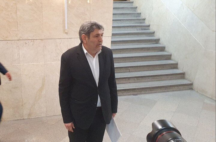 علی وقفچی ثبت نام کرد