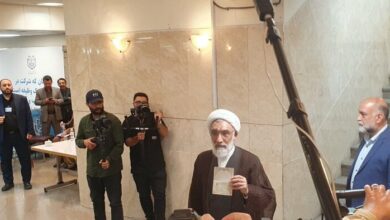 مصطفی پورمحمدی برای نامزدی در انتخابات ریاست جمهوری ثبت نام کرد