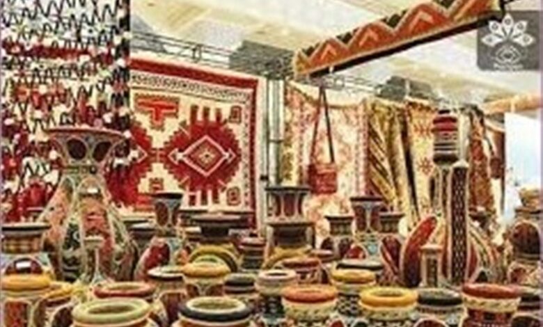نشان بین‌المللی یونسکو روی سینه 8 هنرمند صنایع دستی اردبیل