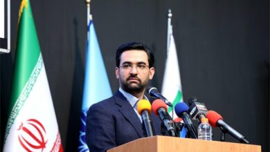 آذری جهرمی: امروز روز شکرگزاری ملی است