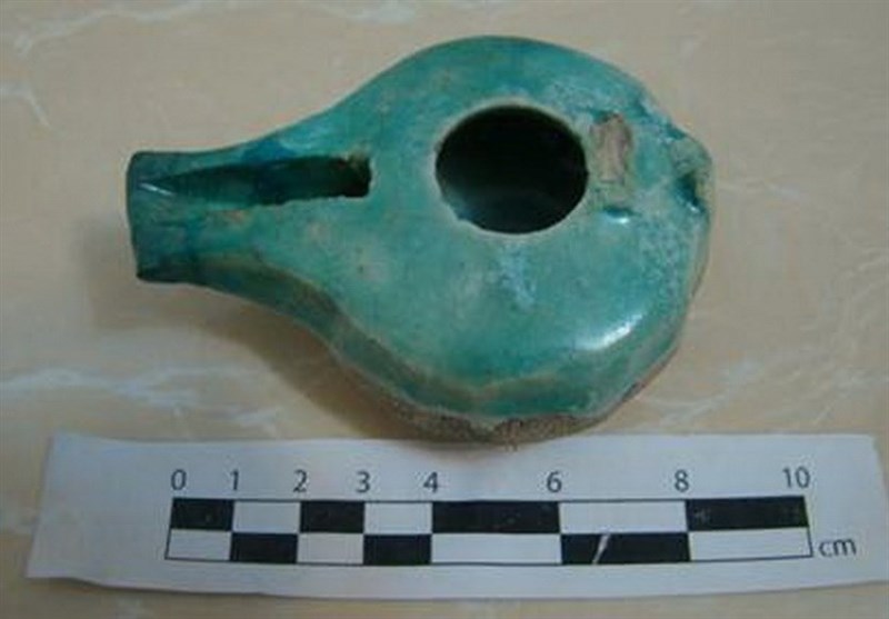 اهدای 2 عدد ظرف تاریخی به یگان حفاظت میراثفرهنگی