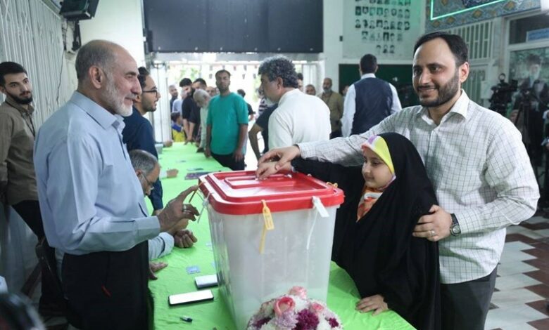 بهادری‌جهرمی: رئیس‌جمهور منتخب مردم قدر مردم را بداند