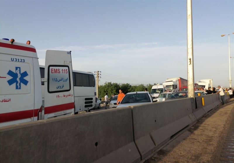 تصادف زنجیرهای 19خودرو در محور سوادکوه