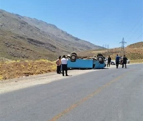 واژگونی مینی‌بوس در ملایر 14 مصدوم بر جا گذاشت