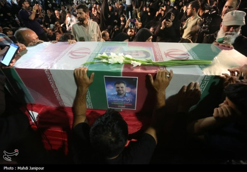 پیکر شهید افشاری در گلستان شهدای اصفهان آرام گرفت