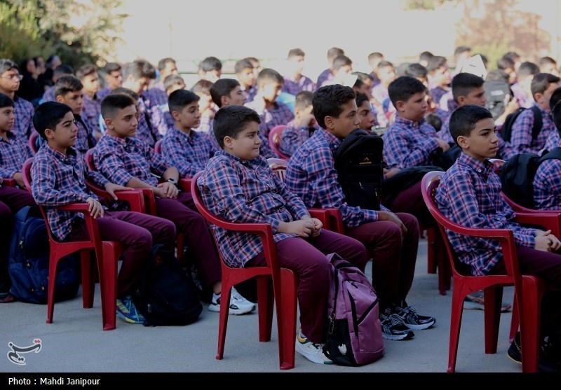 با علم و دانش می‌توان به ایران قوی رسید