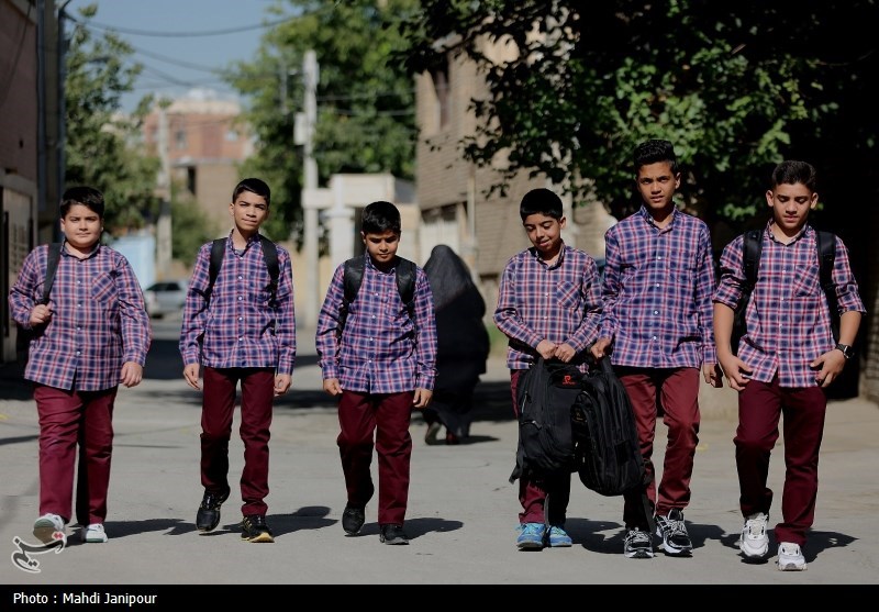 با علم و دانش می‌توان به ایران قوی رسید