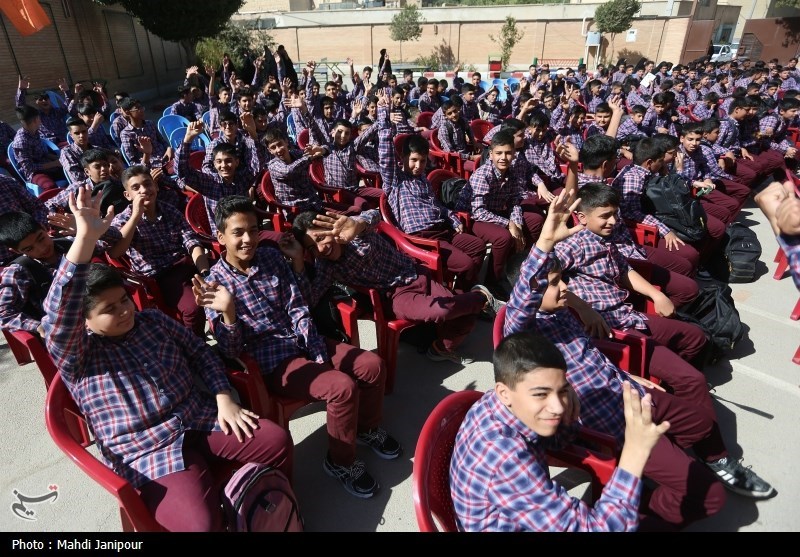 با علم و دانش می‌توان به ایران قوی رسید