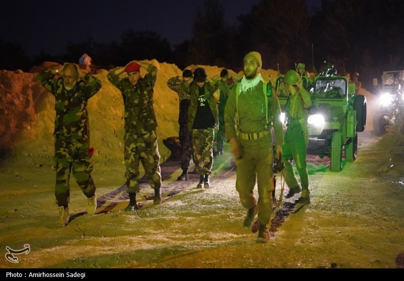 تبریزی‌ها به تماشای نمایش عملیات کربلای پنج نشستند