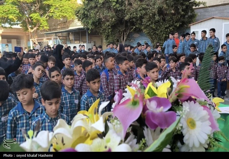 زنگ مهر رضوی در 88 مدرسه بوشهر نواخته شد+تصویر