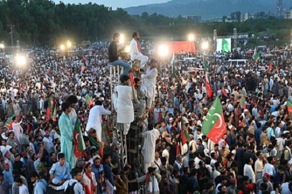 طرفداران «عمران‌خان» خواستار آزادی وی شدند