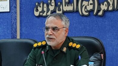 _غرب_ _آزادی_ _را_ _در_ _بی_ _بند_ _و_ _باری_ _خلاصه_ _کرده_ _است_