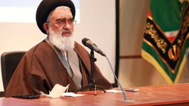 _مسئولان_ _مانند_ _آیت_‌_الله_ _رئیسی_ _از_ _انقلاب_ _و_ _اسلام_ _دم_ _بزنند_