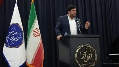 هنرمندان واقعی شهدا و رزمندگانی بودند